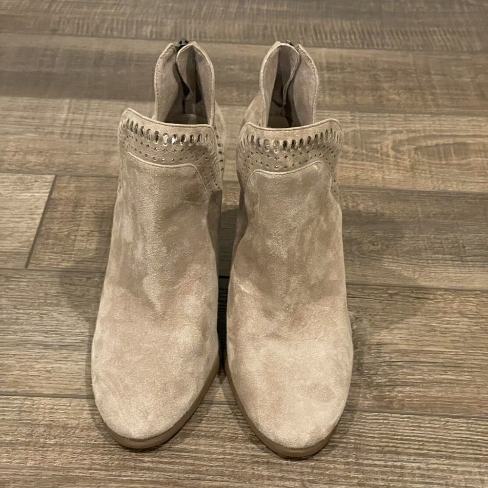 Vince Camuto Fileana French Taupe Suede Split Shaft Bootie Size 8.5 Womens EUC - Picture 7 of 15